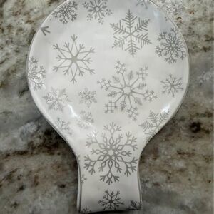 Home Expressions Stoneware White Winter Snowflakes Spoon Rest